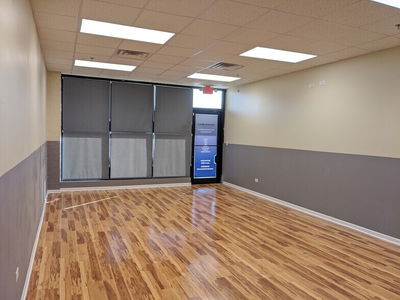 815-829 Campus Dr, Joliet, IL à louer - Photo intérieure - Image 2 de 7