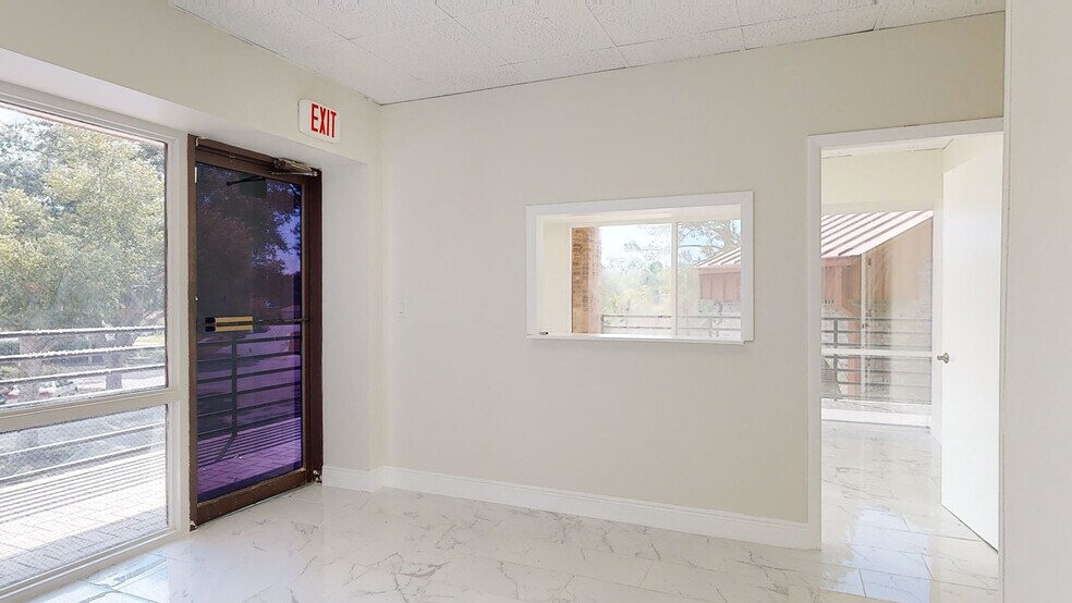 3104 W Waters Ave, Tampa, FL à louer - Numérisation 3D de Matterport - Image 2 de 11