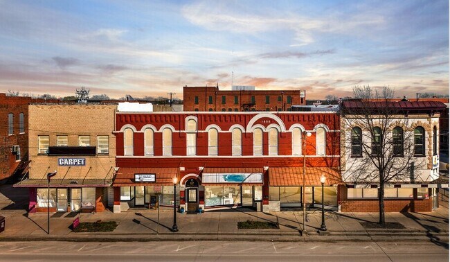 Plus de détails pour 75 N Waco St, Hillsboro, TX - Commerce de détail à louer