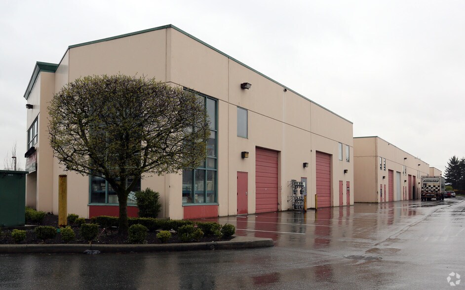 1320 Kingsway Ave, Port Coquitlam, BC à louer - Photo du bâtiment - Image 2 de 6