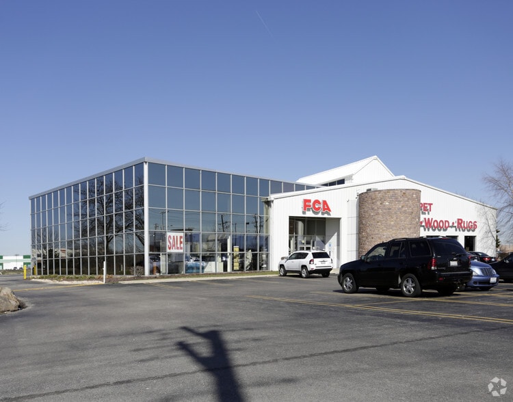 1000 Brook Forest Ave, Shorewood, IL for sale - Primary Photo - Image 1 of 4