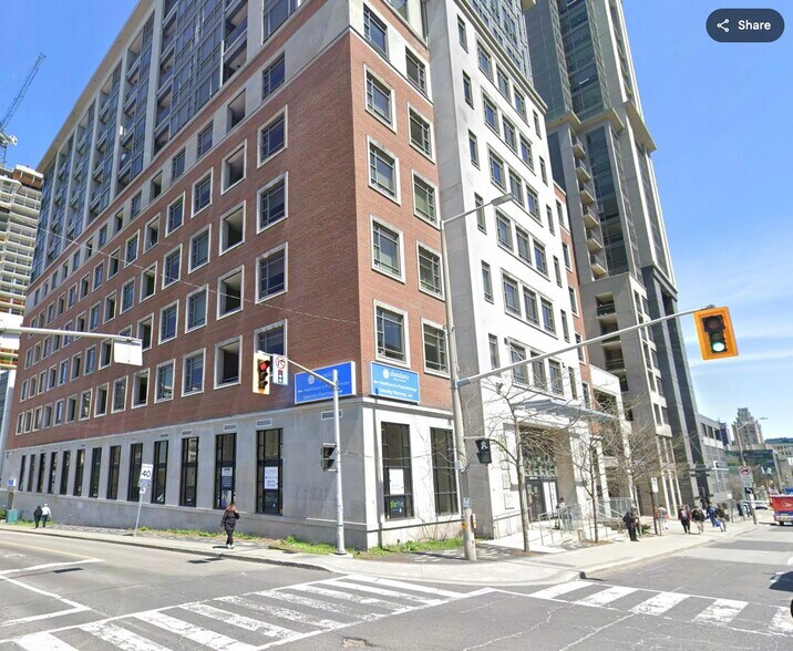 150 Main St W, Hamilton, ON à louer - Photo du bâtiment - Image 2 de 12