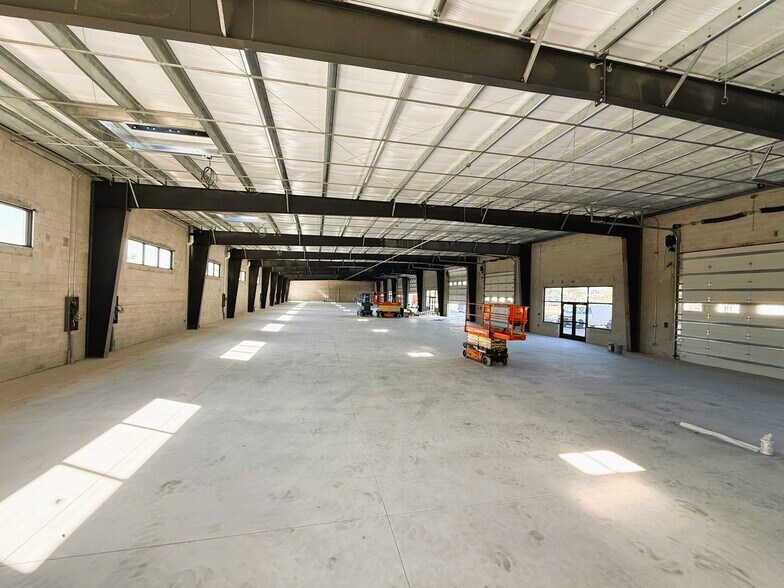 12271 Itec Park Dr, Fort Myers, FL à vendre - Photo du bâtiment - Image 3 de 13