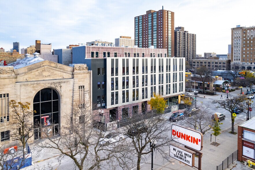 4600 N Kenmore Ave, Chicago, IL à louer - Photo du bâtiment - Image 3 de 47