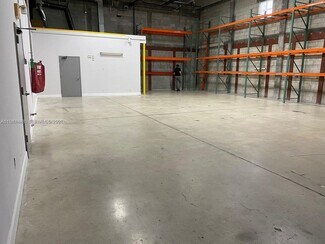 Plus de détails pour 8578 NW 61st St, Miami, FL - Industriel à louer