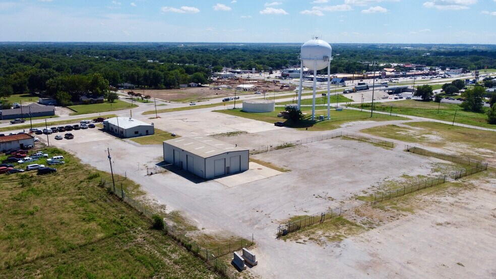 1401 E Highway 82, Gainesville, TX à louer - Photo du bâtiment - Image 2 de 27