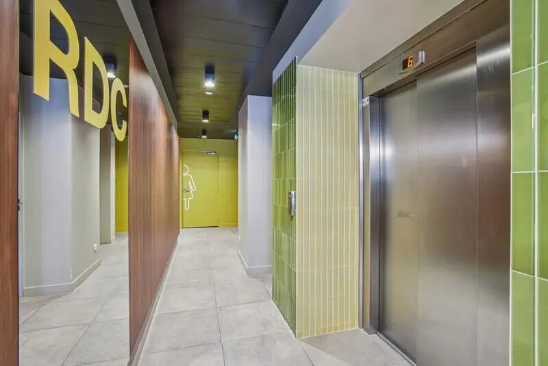 2 Rue Neuve Saint-Pierre, Paris à louer - Photo du bâtiment - Image 3 de 17