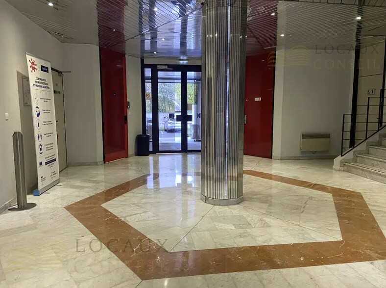 Bureau dans Argenteuil à louer - Photo du bâtiment - Image 3 de 3