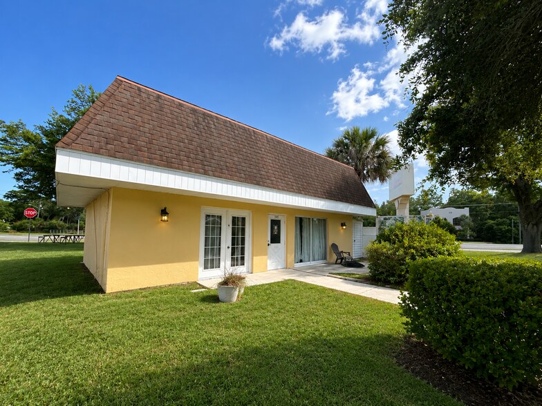 305 N US Highway 1, Ormond Beach, FL à vendre - Photo du bâtiment - Image 3 de 8