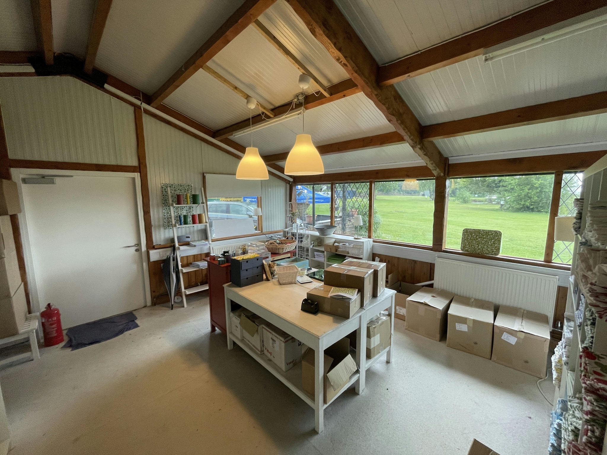 Milton Cmn, Great Milton for lease Interior Photo- Image 1 of 5