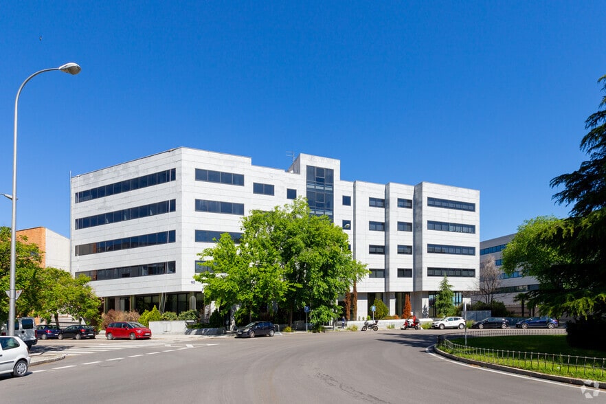 Plaza de Cronos, 1, Madrid, Madrid for lease - Building Photo - Image 3 of 6