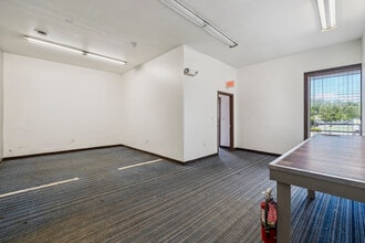 1 Glen Rd, West Lebanon, NH for lease Interior Photo- Image 2 of 4