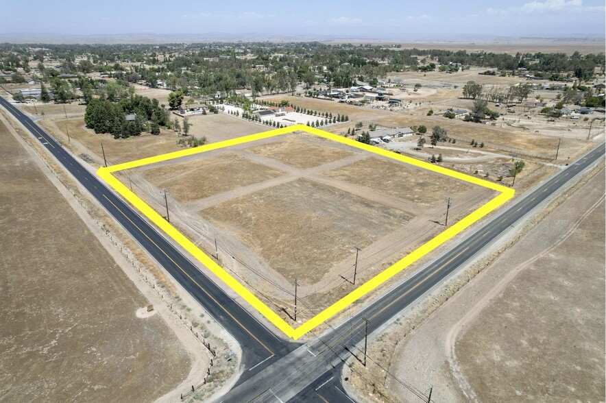 15, Madera, CA à vendre - Photo du bâtiment - Image 2 de 3