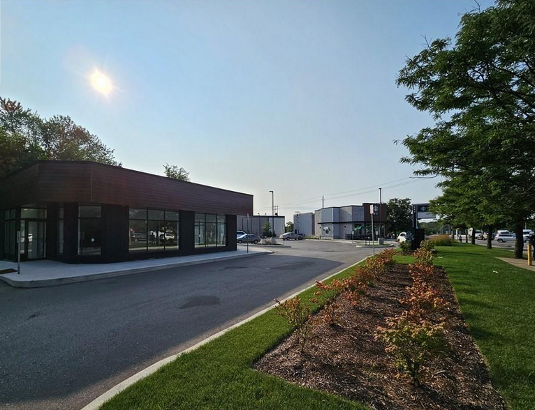 944 Hamilton Rd, London, ON for lease - Building Photo - Image 2 of 4