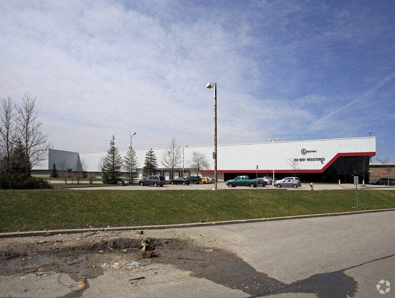 26 Monogram Pl, Toronto, ON à louer - Photo du bâtiment - Image 3 de 5