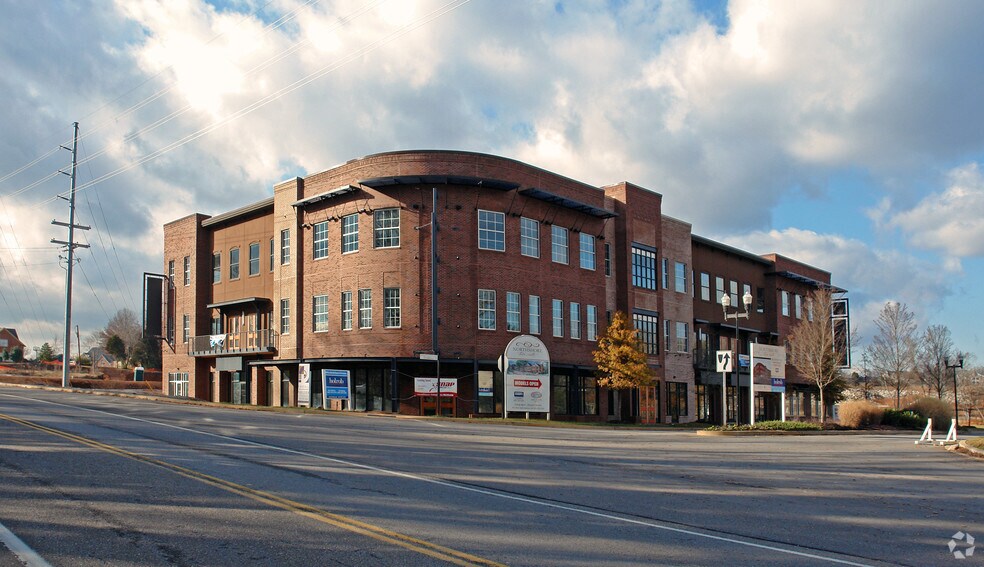 2099 Thunderhead Rd, Knoxville, TN à louer - Photo principale - Image 1 de 11