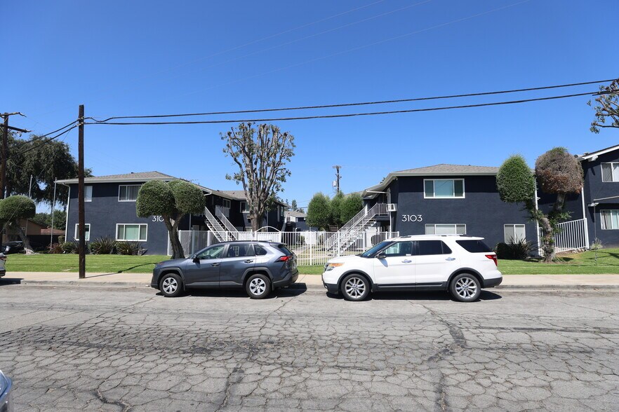 3101-3119 Abbott St, Pomona, CA à vendre - Photo du bâtiment - Image 2 de 8