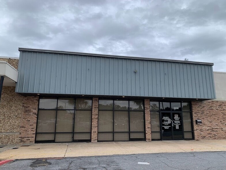 2226 Bienville Blvd, Ocean Springs, MS à louer - Photo du bâtiment - Image 2 de 40