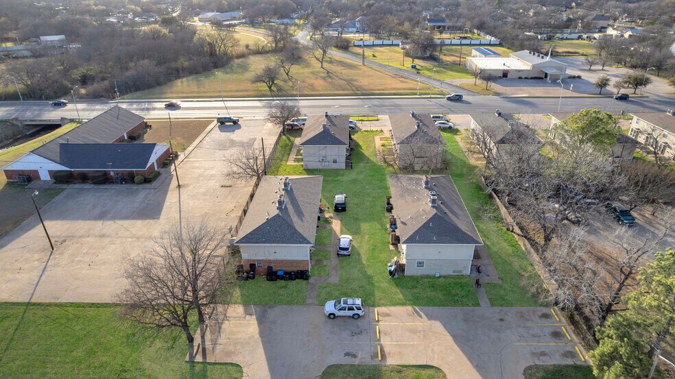4936 Flamingo Rd, Fort Worth, TX à vendre - Photo du bâtiment - Image 2 de 19