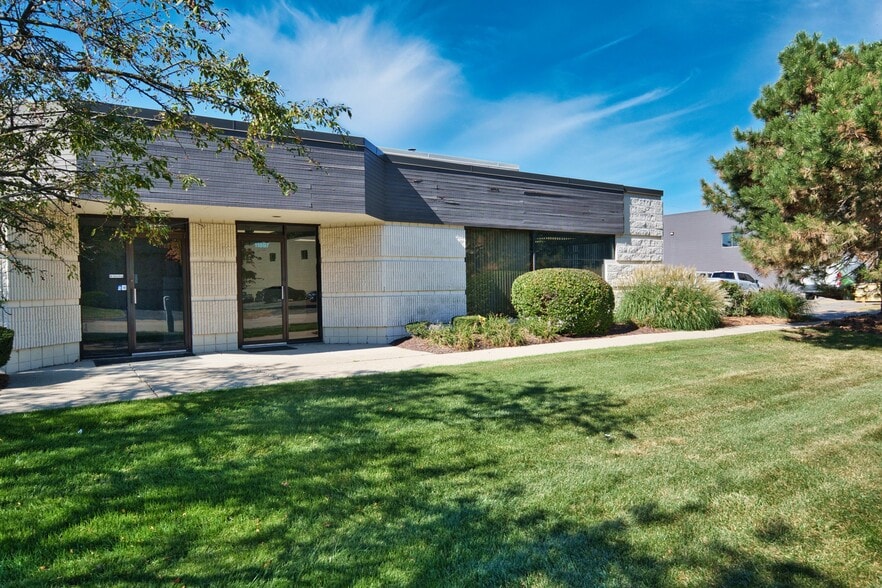 11887-11897 Belden Ct, Livonia, MI for lease - Building Photo - Image 1 of 23