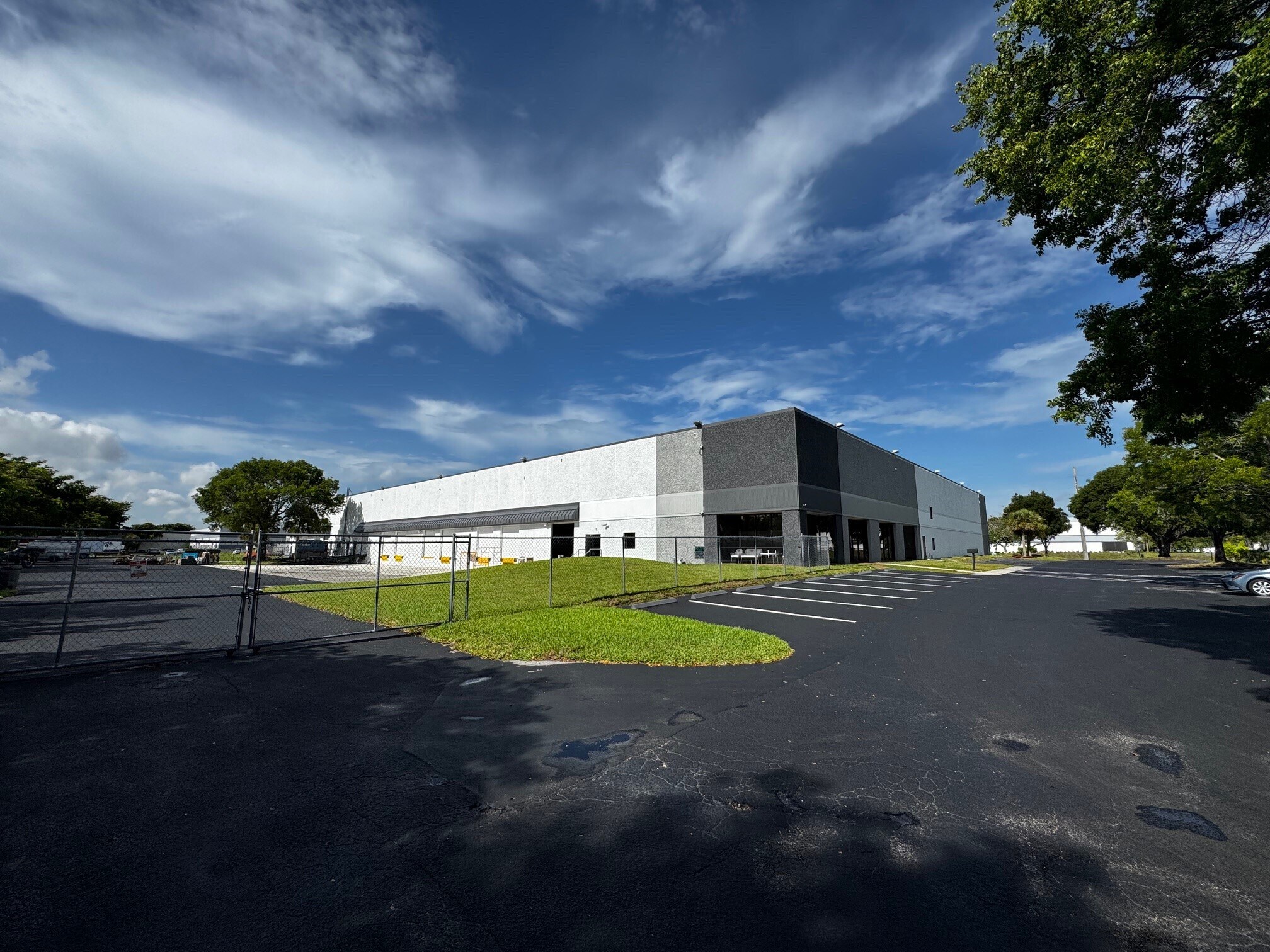 5360 NW 35th Ave, Fort Lauderdale, FL for lease Building Photo- Image 1 of 39