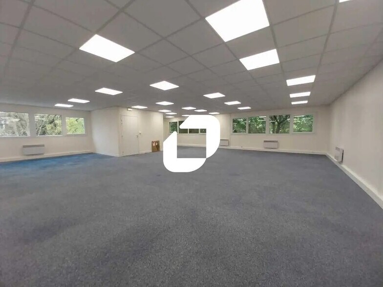 2 Rue Eugène Hénaff, Trappes à louer - Photo du bâtiment - Image 2 de 16