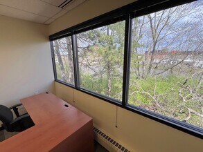 945-951 Hornet Dr, Hazelwood, MO à louer Photo intérieure- Image 2 de 14