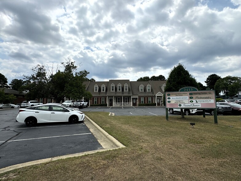 2413 Robeson St, Fayetteville, NC for lease - Building Photo - Image 1 of 11