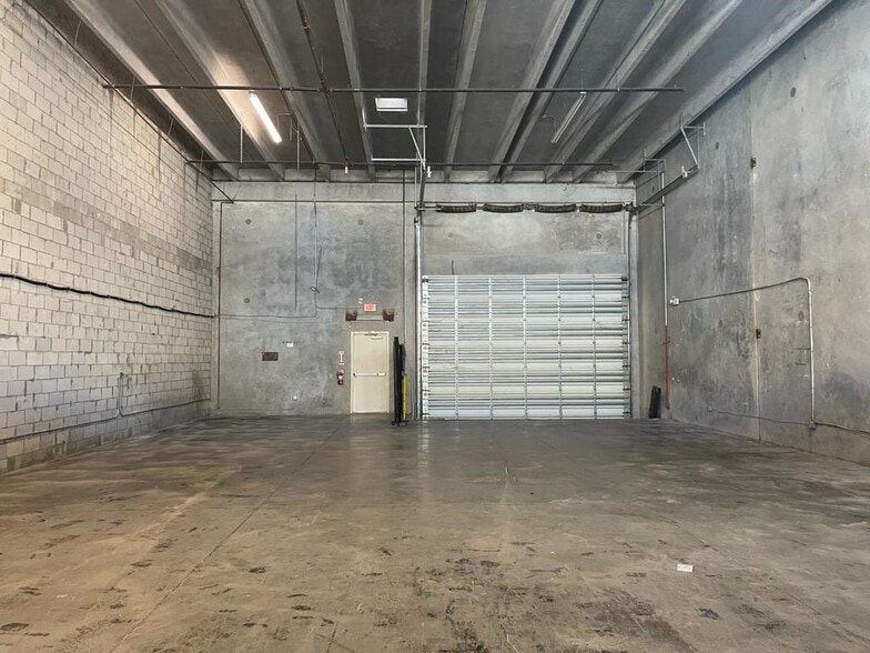 10850 NW 21st St, Miami, FL à louer - Photo intérieure - Image 3 de 3