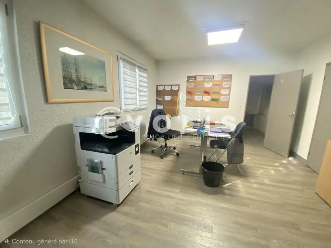 Office in Saint-Maur-des-Fossés for lease Interior Photo- Image 1 of 9
