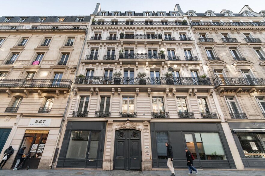 33 Rue De Châteaudun, Paris for lease - Building Photo - Image 1 of 20