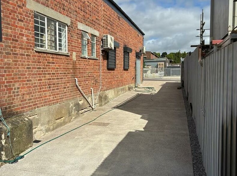 28 Buckland Rd, Yeovil for lease - Building Photo - Image 3 of 5
