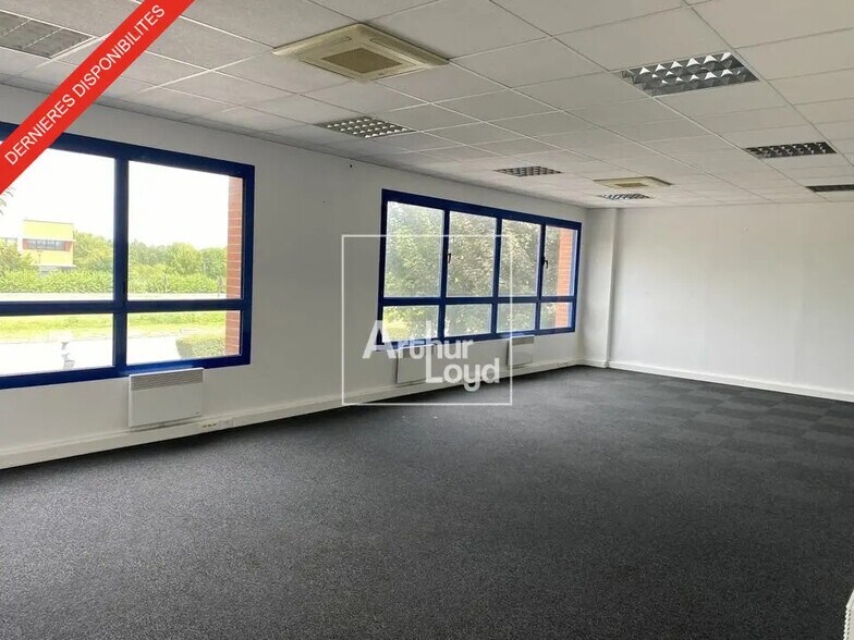 Bureau dans Lieusaint à louer - Photo intérieure - Image 3 de 7