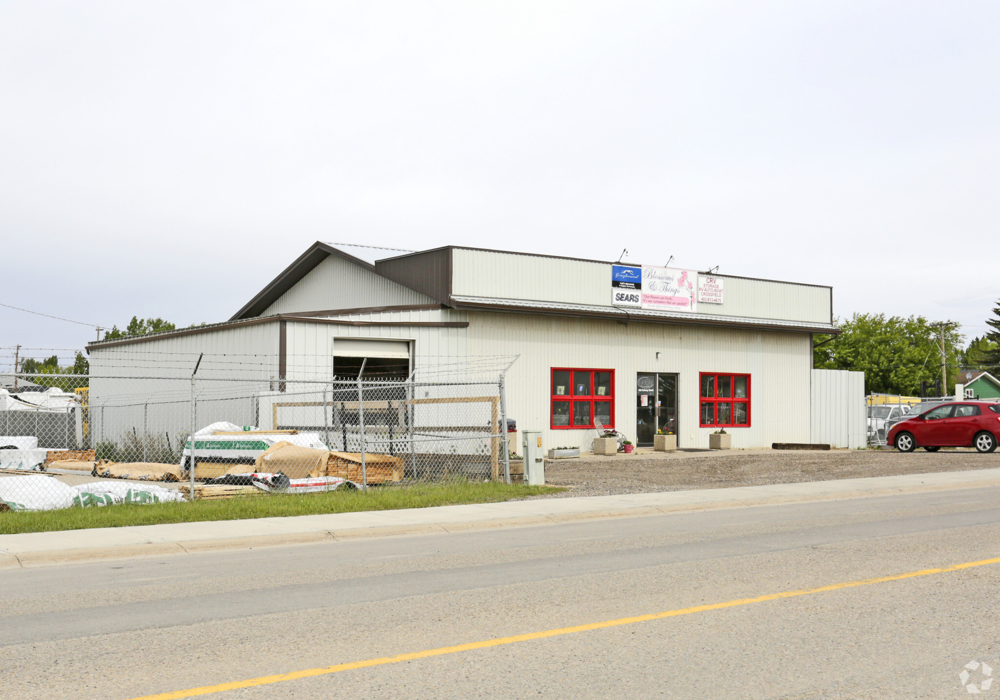 900 Railway St, Crossfield, AB à vendre Photo principale- Image 1 de 1