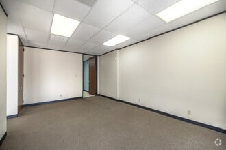 1400 N Sam Houston Pky E, Houston, TX à louer Photo intérieure- Image 2 de 7