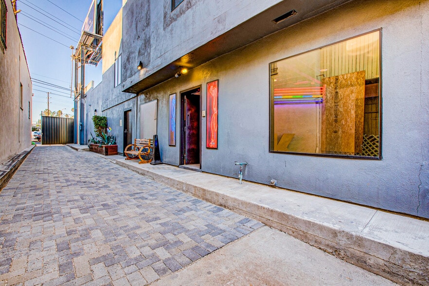 5008 Venice Blvd, Los Angeles, CA for lease - Building Photo - Image 2 of 19