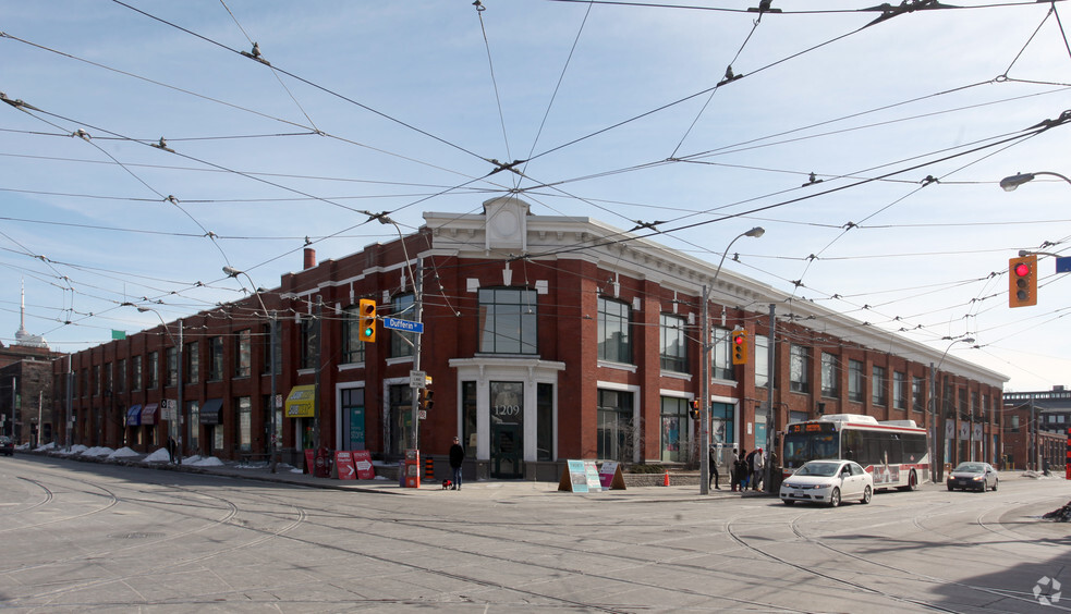 1201-1209 King St W, Toronto, ON for lease - Building Photo - Image 3 of 7