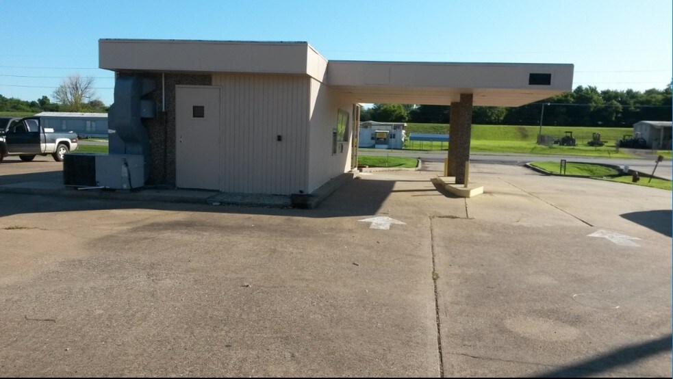 913 Highway 84 W, Caruthersville, MO for lease - Building Photo - Image 2 of 6