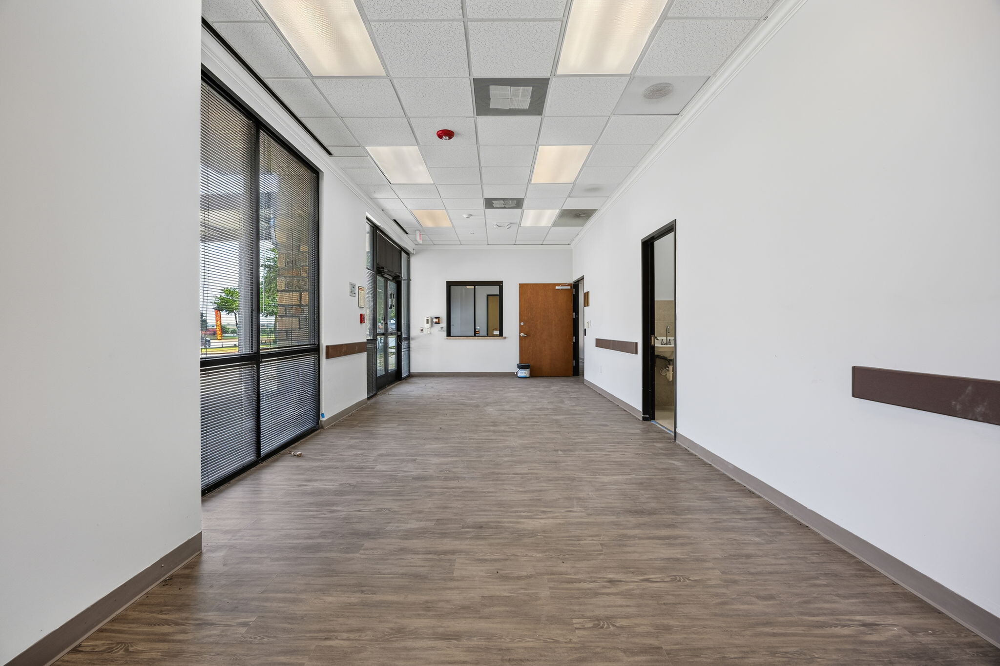 2710 Western Center Blvd, Fort Worth, TX for lease Interior Photo- Image 1 of 26