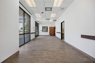 2710 Western Center Blvd, Fort Worth, TX for lease Interior Photo- Image 1 of 26