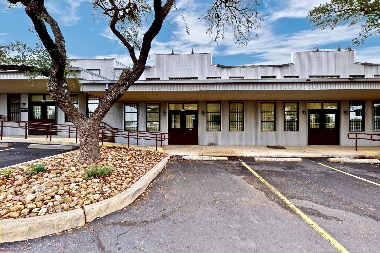 21232 Gathering Oak, San Antonio, TX for lease Primary Photo- Image 1 of 8
