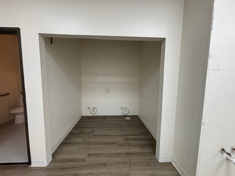 4851 S Interstate 35 E, Corinth, TX for lease - Building Photo - Image 3 of 18