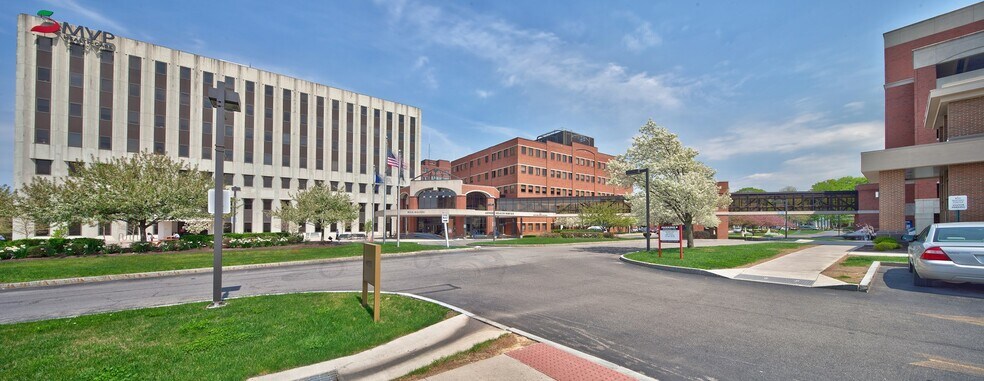 222 Alexander St, Rochester, NY à louer - Photo du bâtiment - Image 3 de 5