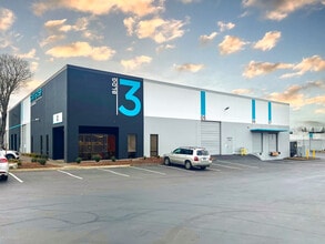 5747-5759 NE Columbia Blvd, Portland, OR for lease Building Photo- Image 2 of 6