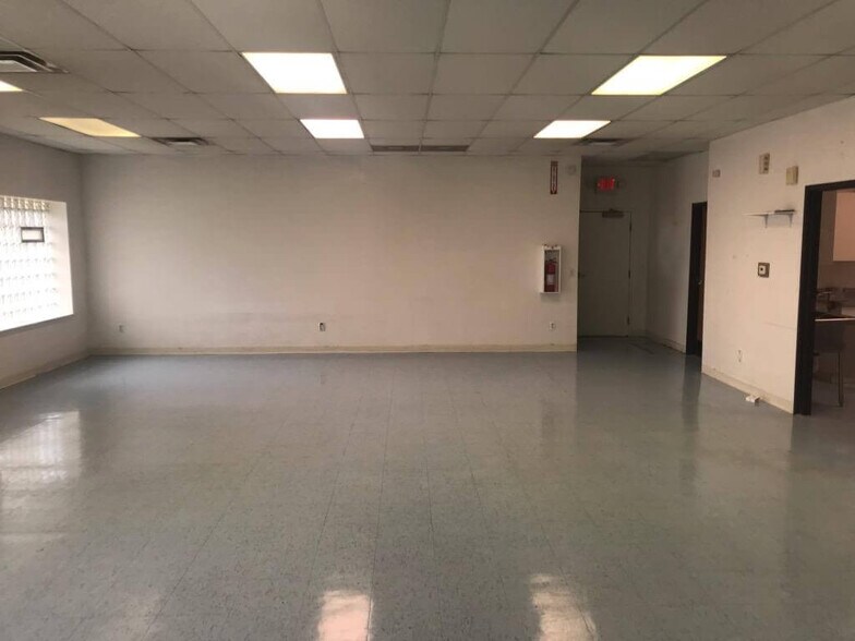 18440 John R St, Detroit, MI à vendre - Photo intérieure - Image 2 de 19