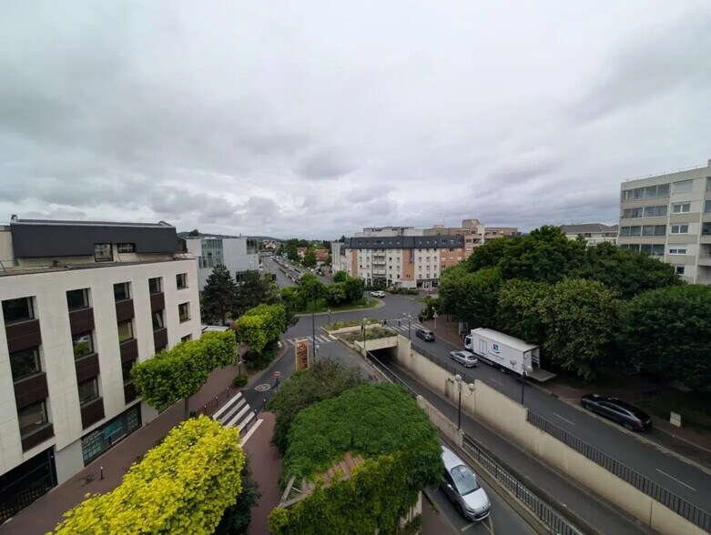 3 Boulevard De La Gare, Saint-Gratien à louer - Photo du bâtiment - Image 2 de 2