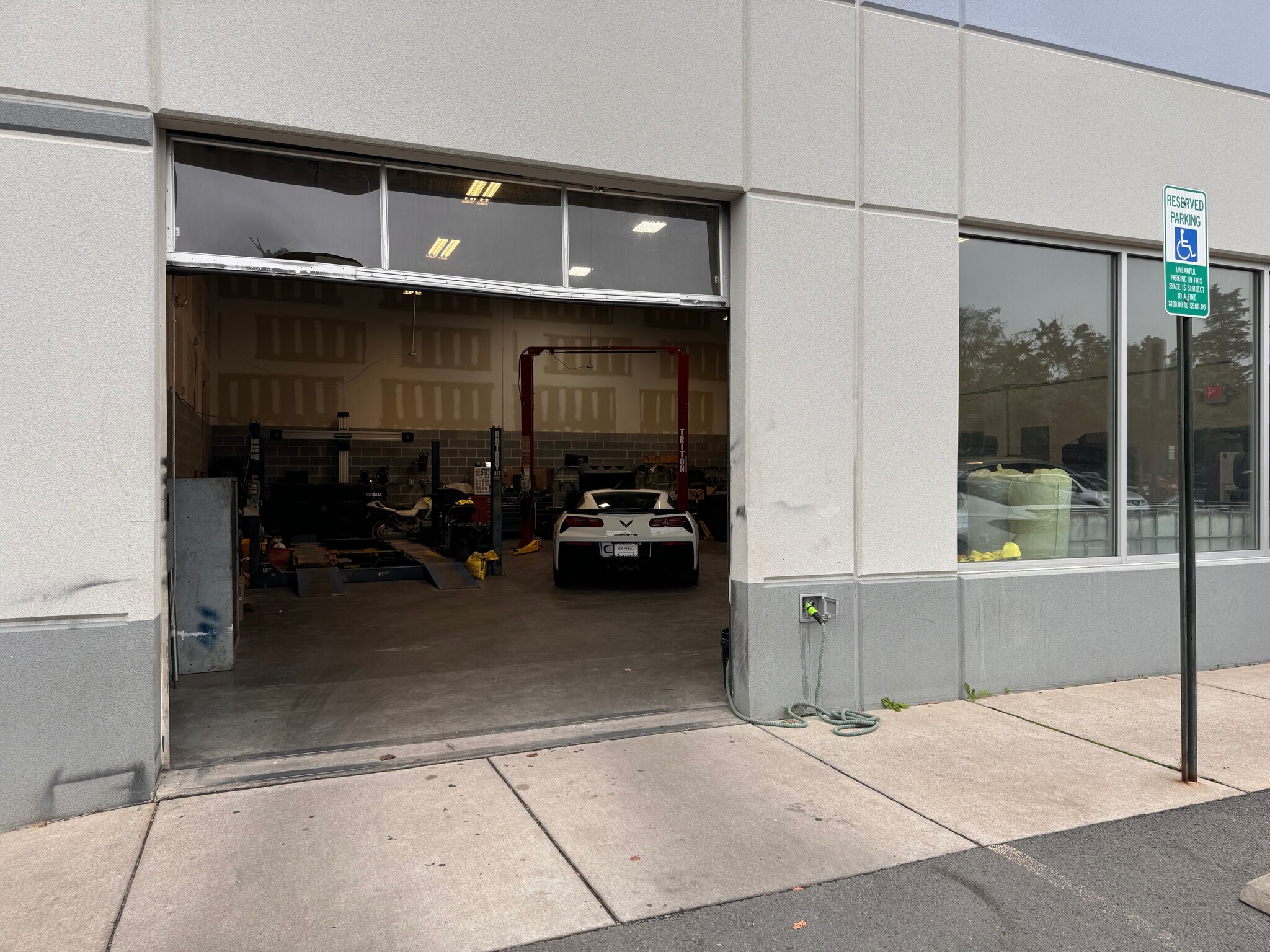 25280 Pleasant Valley Rd, Chantilly, VA for lease Building Photo- Image 1 of 2