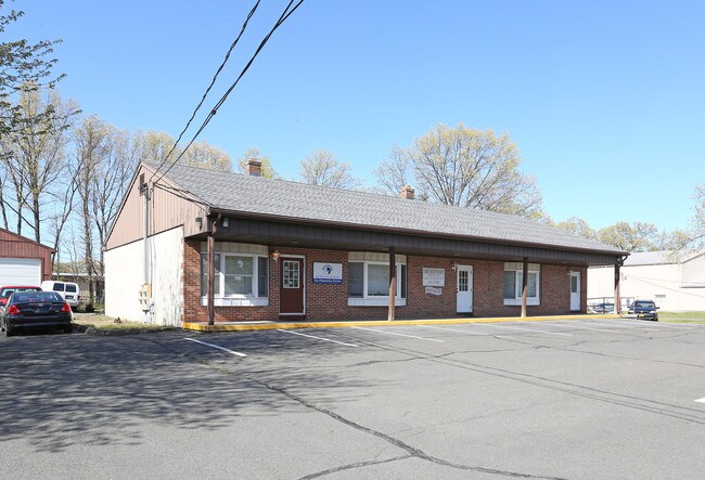 More details for 448 Spring St, Windsor Locks, CT - Retail for Lease