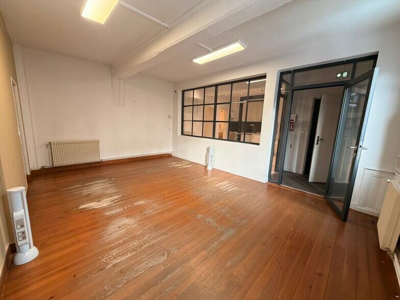 Office in Rouen for sale - Interior Photo - Image 2 of 15