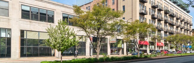 More details for 100 S Ashland Ave, Chicago, IL - Retail for Lease